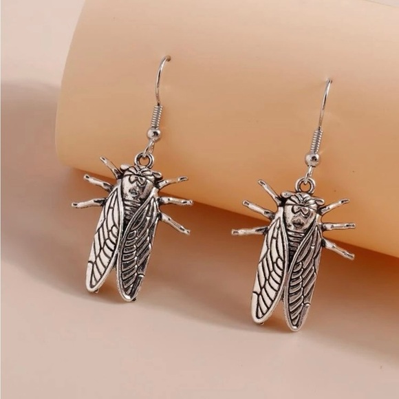 Silver Cicada Earrings | Statement Bug Jewelry - Picture 8 of 9